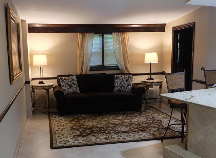 Chalet Inn & Suites Centerport Luaran gambar